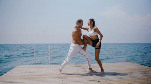 有关acroyoga, 一对, 伸展的免费素材视频