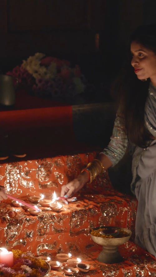 有关仪式, 垂直视频, 女人的免费素材视频