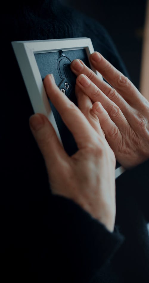 有关严肃, 垂直视频, 女人的免费素材视频