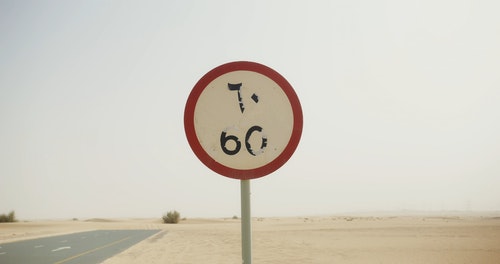 有关乾旱,交通标志,杜拜的免费素材视频