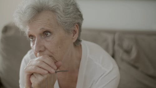 有关伤心, 周到, 坐的免费素材视频