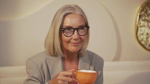 有关咖啡, 女人, 微笑的免费素材视频
