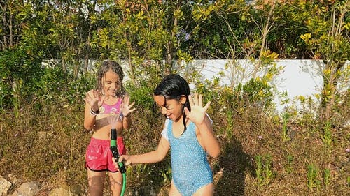 有关两个女孩, 孩子, 微笑的免费素材视频