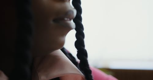 有关嘴唇, 回答, 女人的免费素材视频