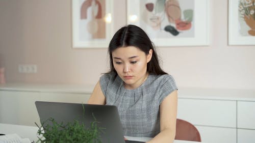 有关3C用品, 倚, 坐的免费素材视频