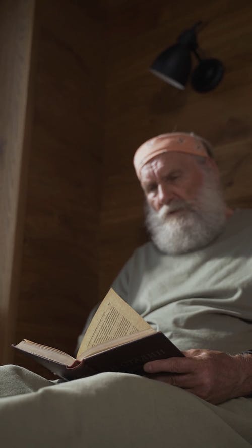 有关低角度拍摄, 周到, 哀思的免费素材视频