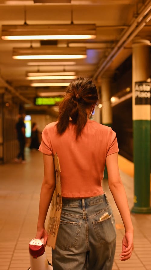 有关垂直视频, 女人, 後视图的免费素材视频