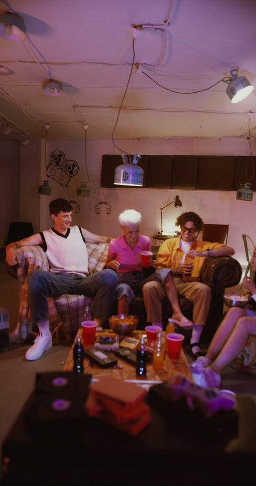 有关人,在家,坐的免费素材视频