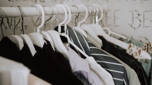 有关休闲服, 手, 挂衣服的免费素材视频