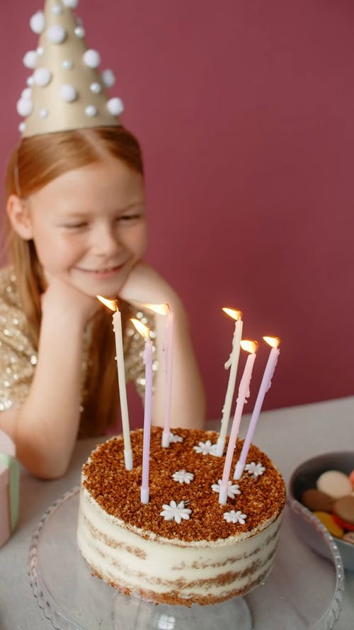 有关下巴的手, 儿童, 垂直视频的免费素材视频