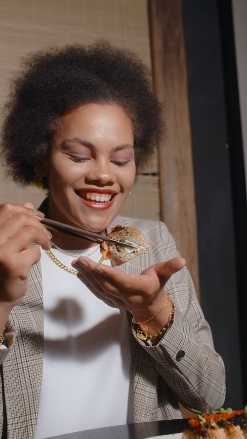 有关可口, 吃, 垂直视频的免费素材视频