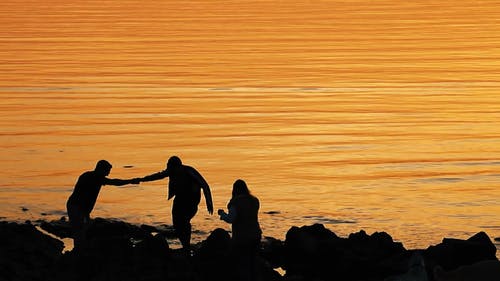 有关剪影, 岩石海岸, 平静的水的免费素材视频