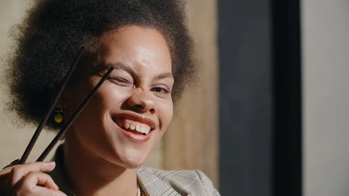 有关做鬼脸, 古怪, 女人的免费素材视频