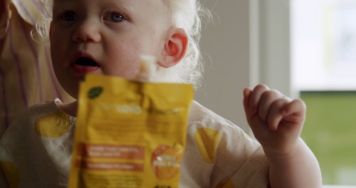 有关儿童,喝,女孩的免费素材视频