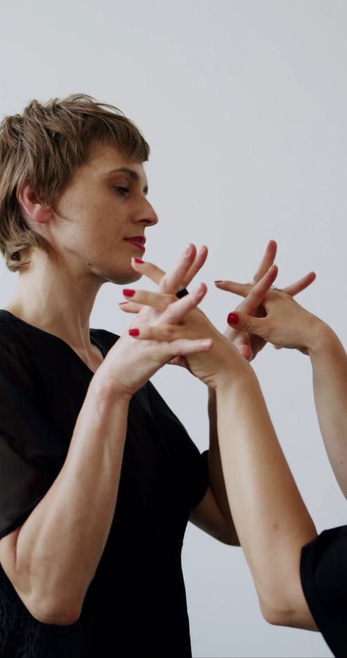 有关同志文化, 垂直视频, 女同志的免费素材视频