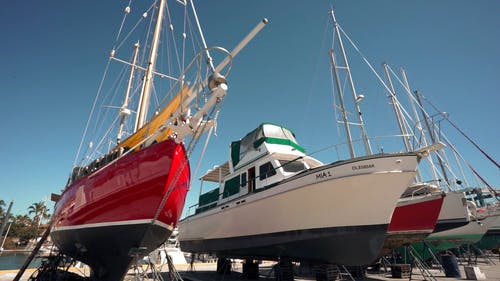 有关停泊, 帆船, 拖出来的免费素材视频