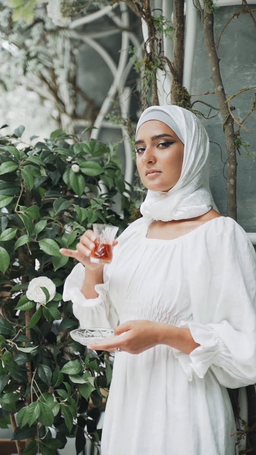 有关喝, 垂直视频, 女人的免费素材视频