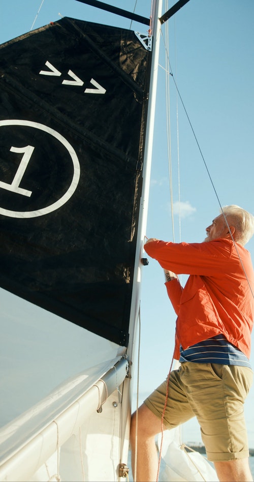 有关人,低角度拍摄,垂直视频的免费素材视频