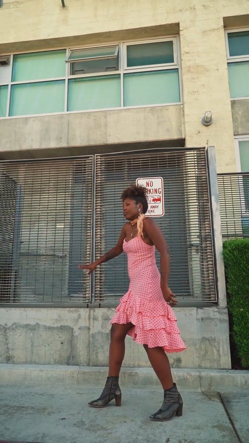 有关人行道, 垂直视频, 性感的的免费素材视频