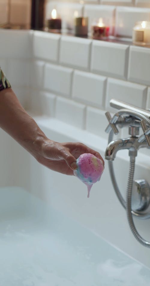 有关垂直视频, 握住, 水的免费素材视频