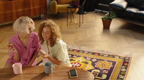 有关lgbt夫妇, 一起, 吃的免费素材视频