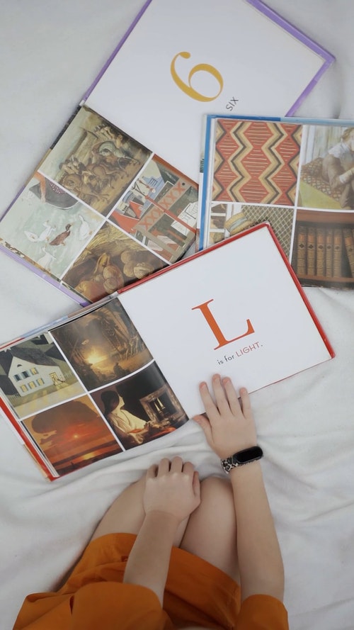 有关俯视图,图书,坐的免费素材视频