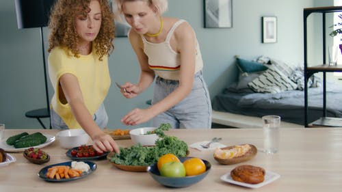 有关一起, 备餐, 在家的免费素材视频