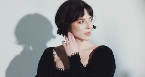 有关人, 修理头发, 女人的免费素材视频