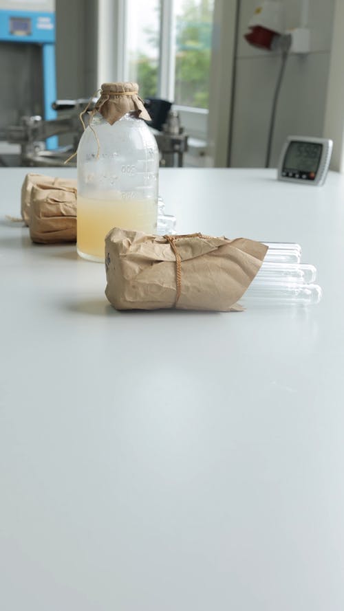 有关俯视图, 垂直视频, 实验室玻璃器皿的免费素材视频