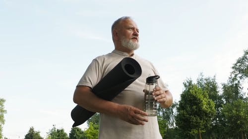 有关一瓶水, 人, 年长者的免费素材视频