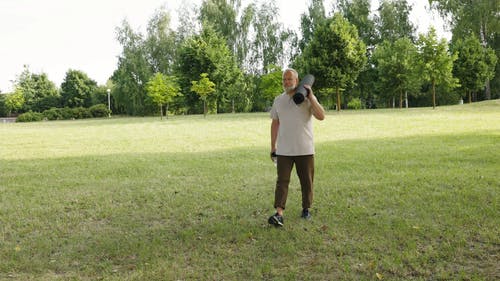 有关人, 握住, 步行的免费素材视频