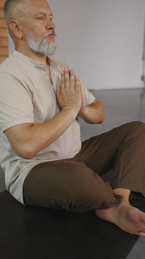 有关padmasana, 人, 垂直视频的免费素材视频