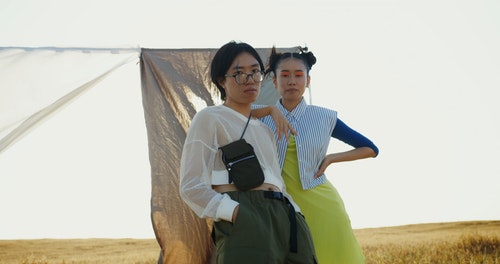 有关一起,休闲装,低角度视图的免费素材视频