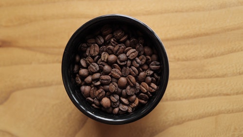 有关咖啡,烘好的咖啡豆,特写的免费素材视频