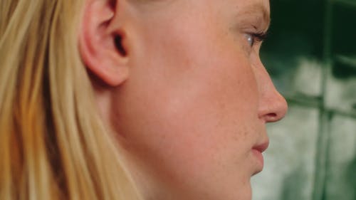 有关女人, 特写, 玉轮的免费素材视频