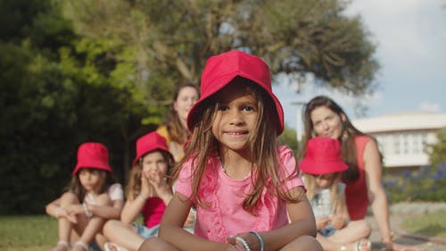 有关一起, 公园, 坐的免费素材视频