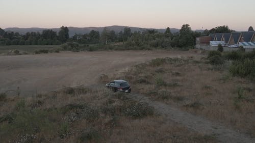 有关汽车, 泥路, 空中拍摄的免费素材视频