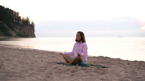 有关padmasana, 人, 女人的免费素材视频