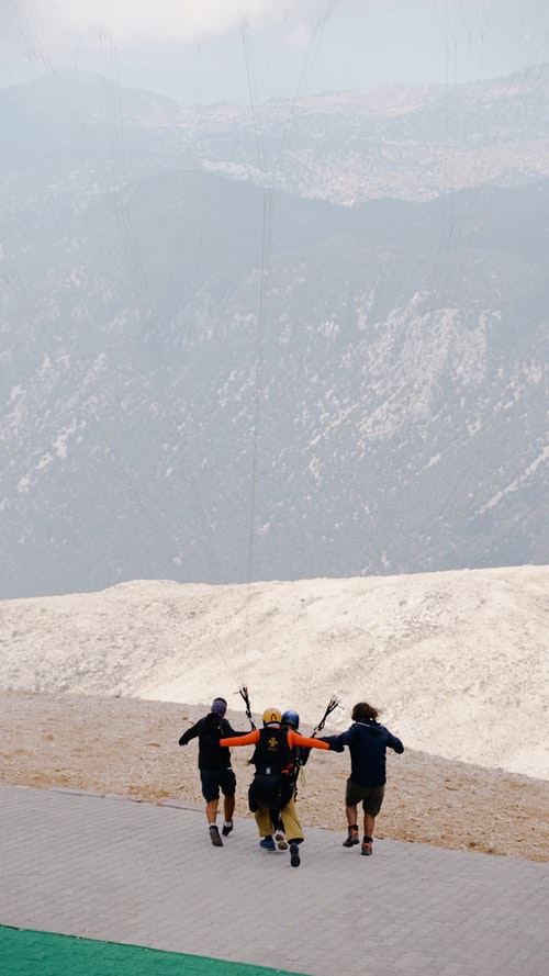 有关人,伸出援手,冒险的免费素材视频