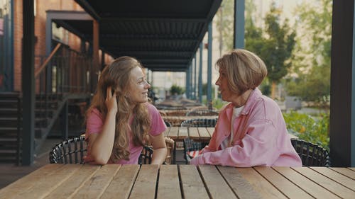 有关女性, 会话, 朋友的免费素材视频