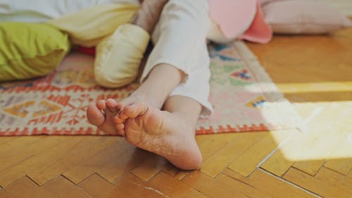 有关Throw Pillows, 一对, 休息的免费素材视频