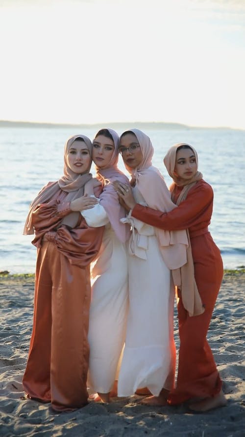 有关垂直视频, 女性, 岸边的免费素材视频