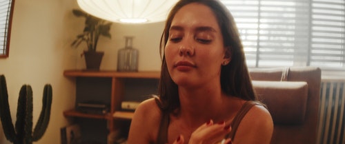 有关在家,握住,模特儿的免费素材视频