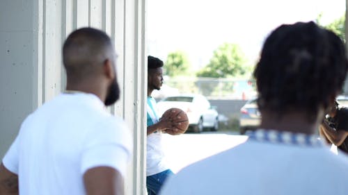 有关一起, 倚, 停放的汽车的免费素材视频