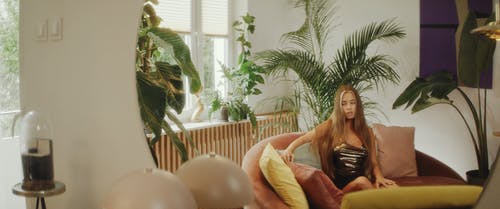 有关修理头发, 室内, 年轻的免费素材视频