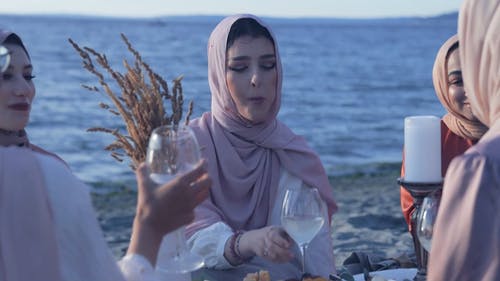 有关倾注, 女性, 户外的免费素材视频