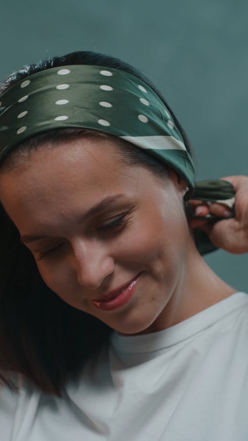 有关垂直视频, 微笑, 打领带的免费素材视频