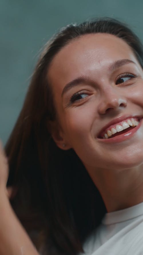 有关垂直视频, 微笑, 快乐的免费素材视频