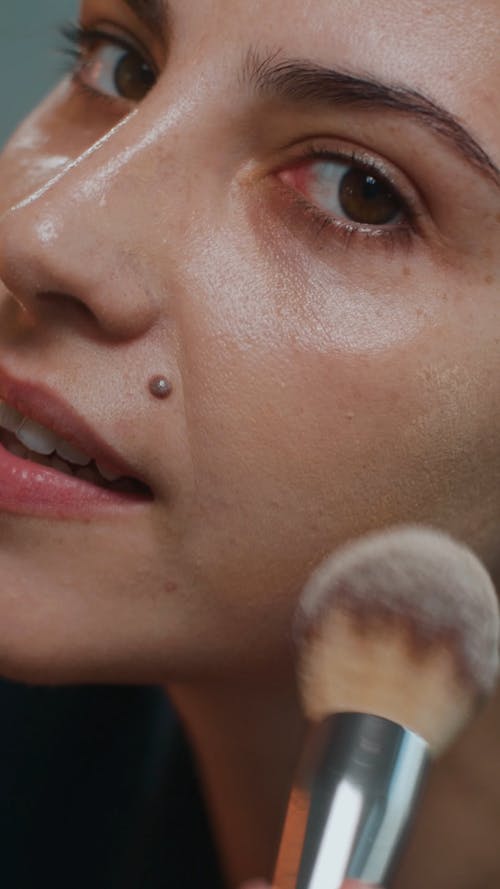 有关化妆刷, 垂直视频, 特写的免费素材视频