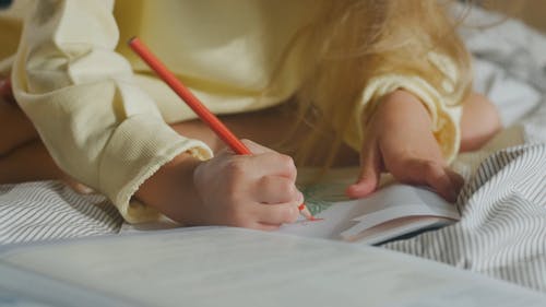 有关上色, 儿童, 小女孩的免费素材视频